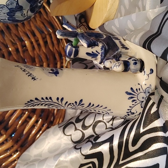 1 Delft Hand Painted Vase and Other - Picture 3 of 11